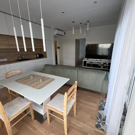 Apartment Cozy Suburban
