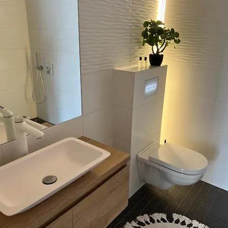 Apartment Cozy Suburban